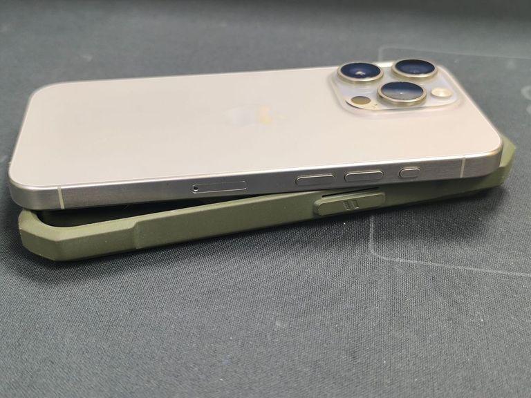 Apple iPhone 15 Pro 512GB White Titanium Код:01-200790944. Изображение 12