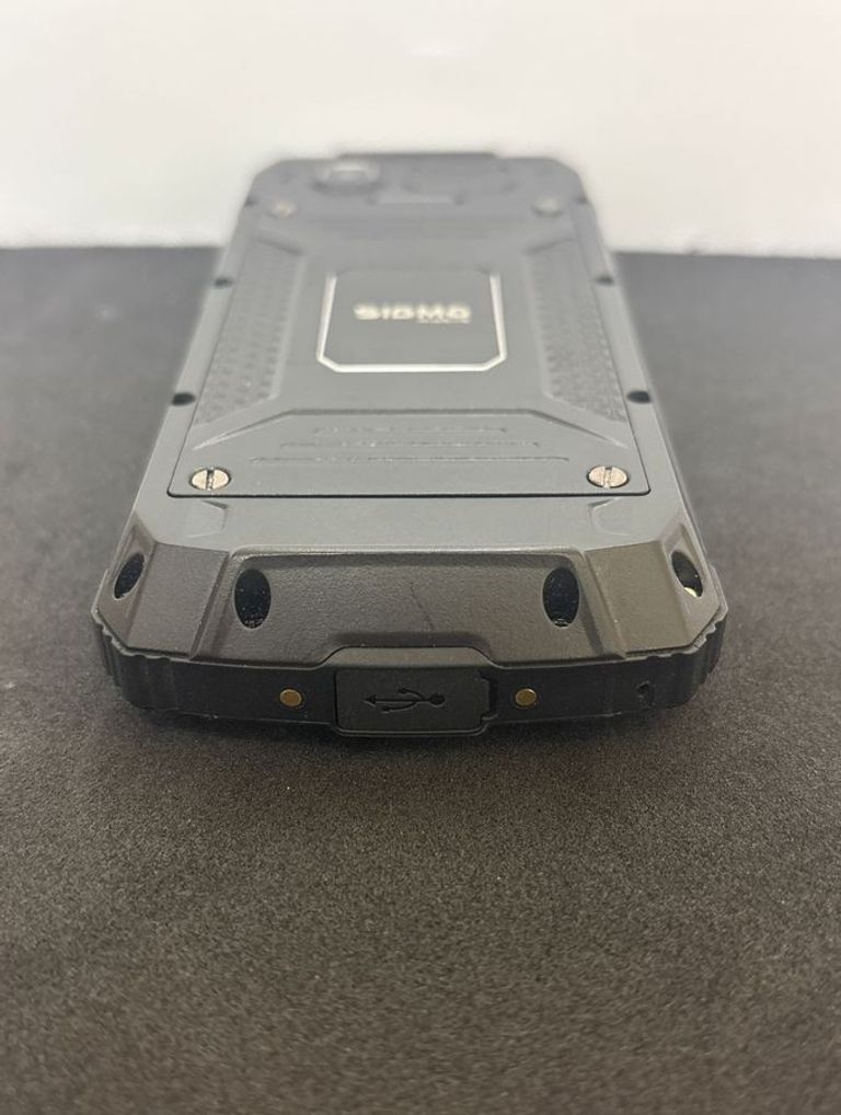 Дешиво Sigma mobile X-treme PR68 Type-C Black (4827798122419) с ломбарда