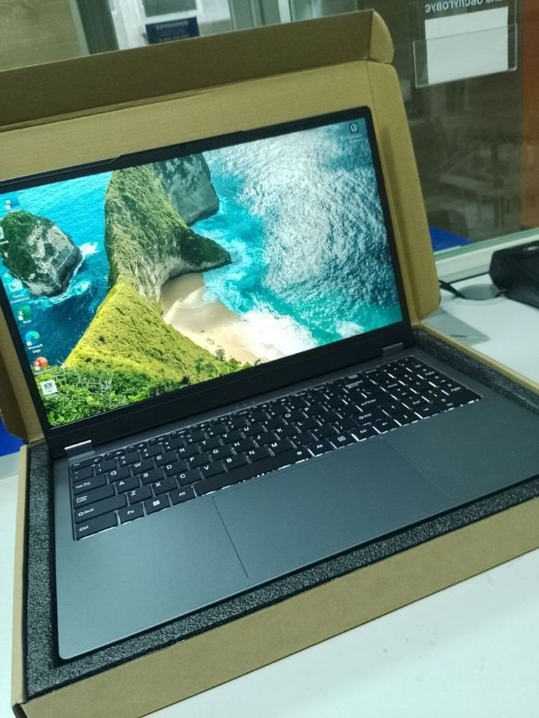 Купити Tpv ul156-a екр.15.6/amd ryzen 3 3200u/ram16gb/ssd512gb Б/У