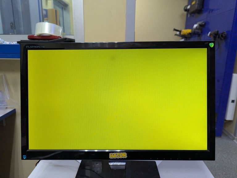 Купити Lg e1960s Б/У