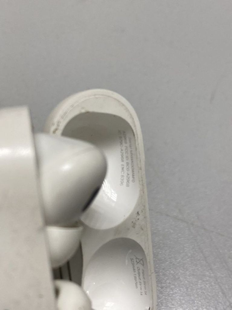 Дешиво Apple airpods pro 2nd generation with magsafe charging case usb-c с ломбарда