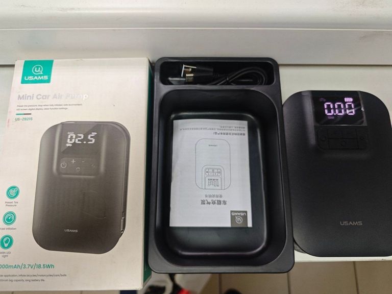 Купити Usams US-ZB215 Mini Car Air Pump CQBZB21501 Б/У