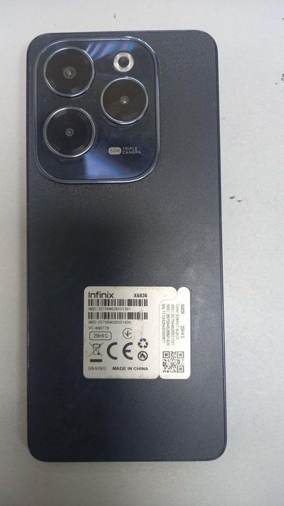 Дешиво Infinix hot 40 pro 8/256gb с ломбарда