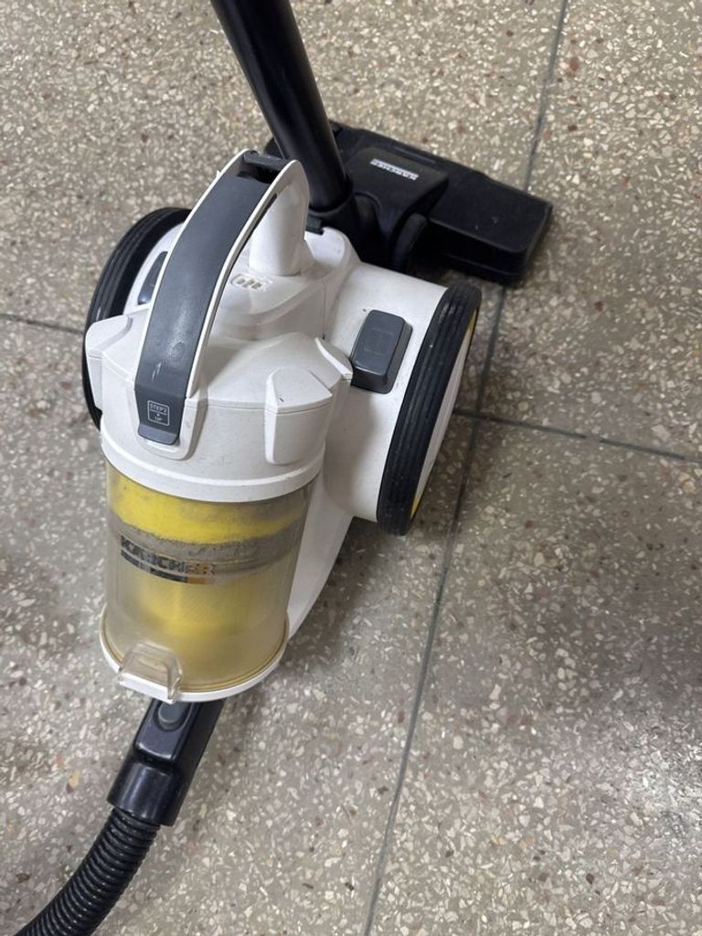 Дешево Karcher vc 3 premium з ломбарду