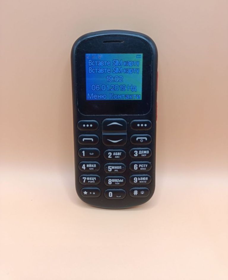 Купить Nomi i1870 Б/У