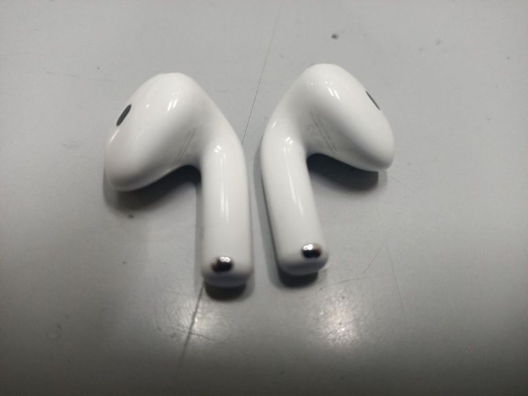 Дешиво Apple airpods 4 with active noise cancellation с ломбарда