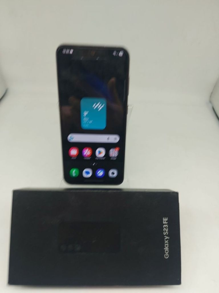 Дешево Samsung Galaxy S23 FE SM-S711B 8/256GB Purple з ломбарду