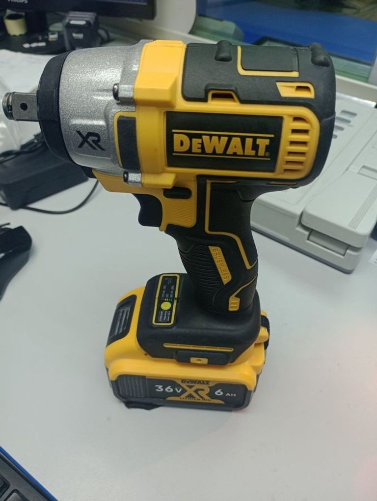 Оголошення Dewalt Копія dcf922d2t 2 акб зп Б/У