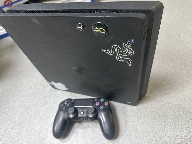 Оголошення  Sony PlayStation 4 Slim 1TB Black Б/У