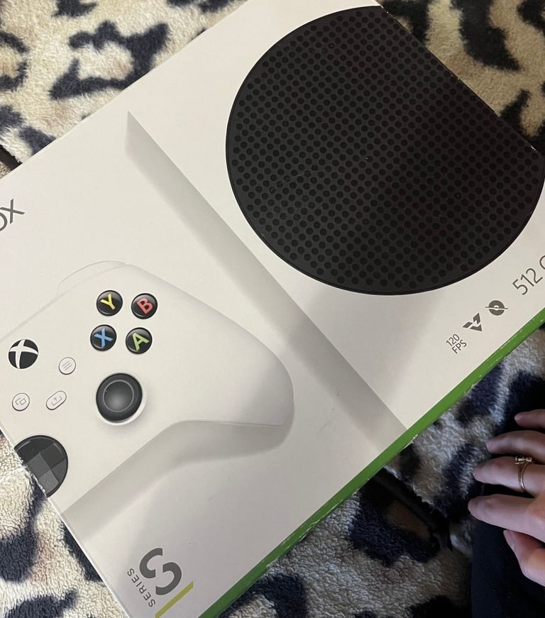 Microsoft Xbox Series S 512GB + Wireless Controller with Bluetooth Код:null. Изображение 5
