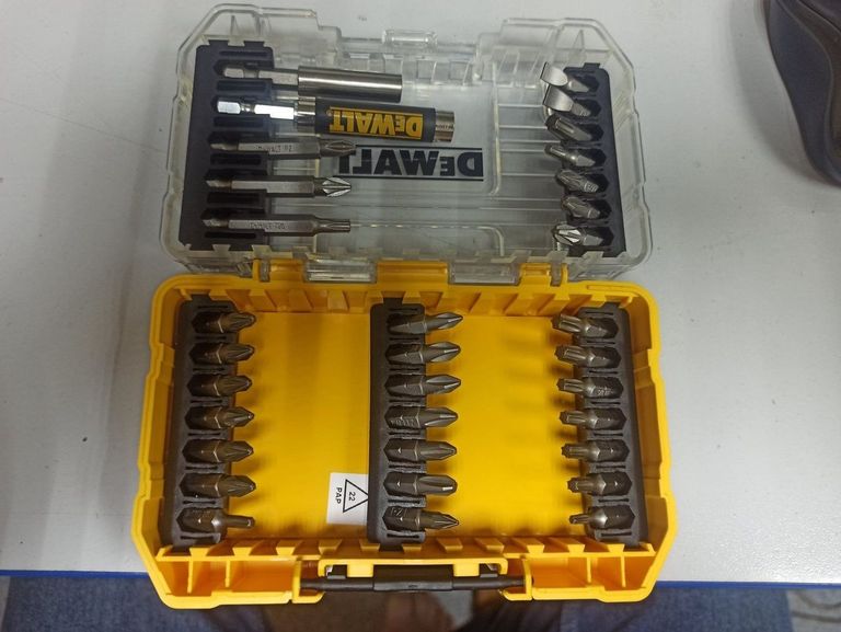 Купити Dewalt DT70705 Б/У