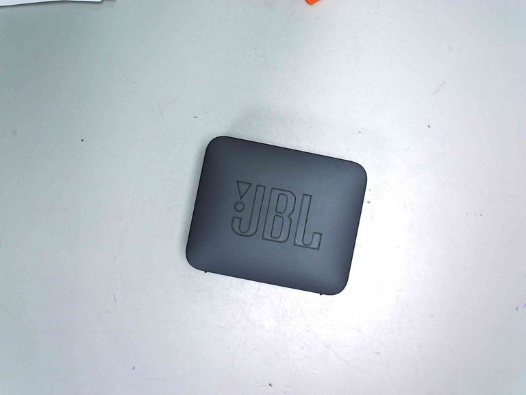 Оголошення Jbl go essential Б/У