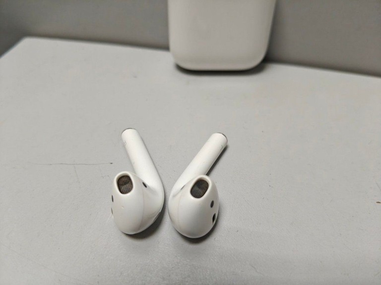 Apple airpods 2nd generation a1602, a2031, a2032 Код:01-200930472. Изображение 5