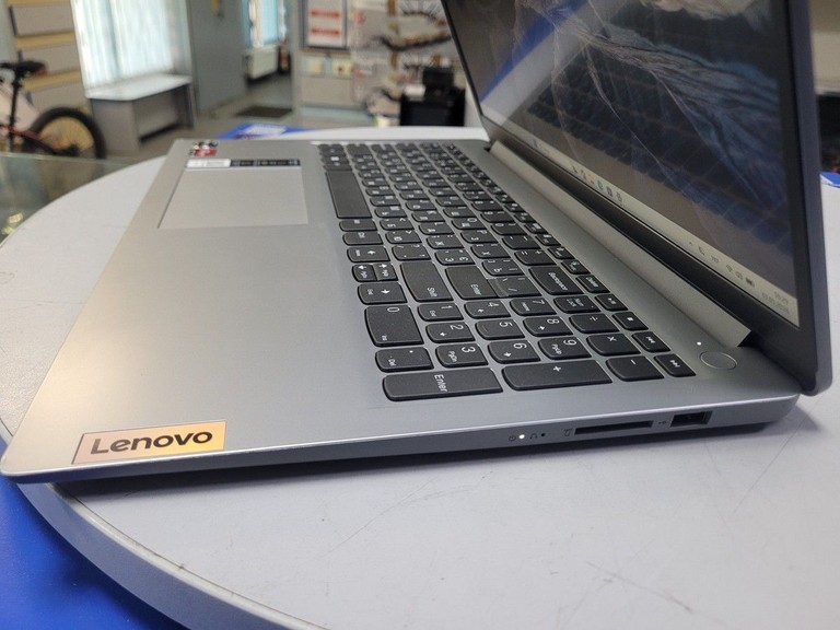 Дешево Acer 15/ryzen 5 7520u ddr5/8gb ddr5/hdd *відсутній/ssd 512 gb/*інтегрована з ломбарду