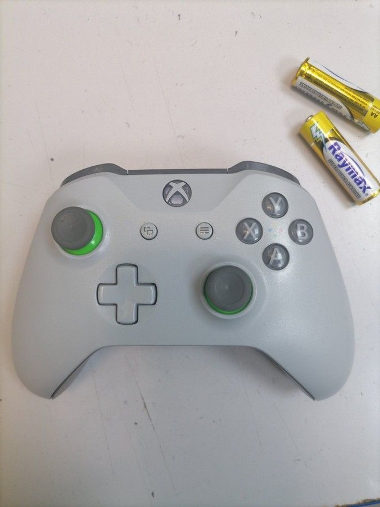 Оголошення Microsoft xbox wireless controller 1708 Б/У