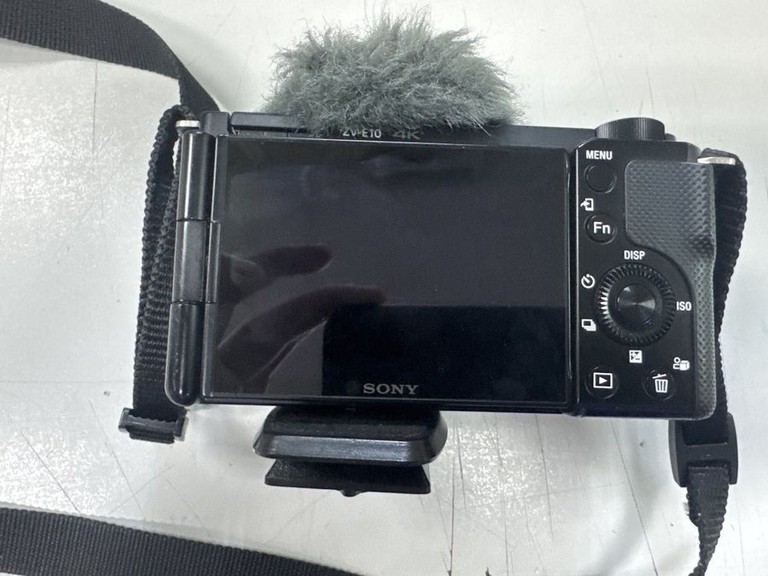 Купити Sony ZV-E10 body Black (ILCZVE10B.CEC) Б/У
