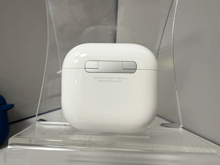Распродажа Apple airpods 4 with active noise cancellation, продавец Техноскарб