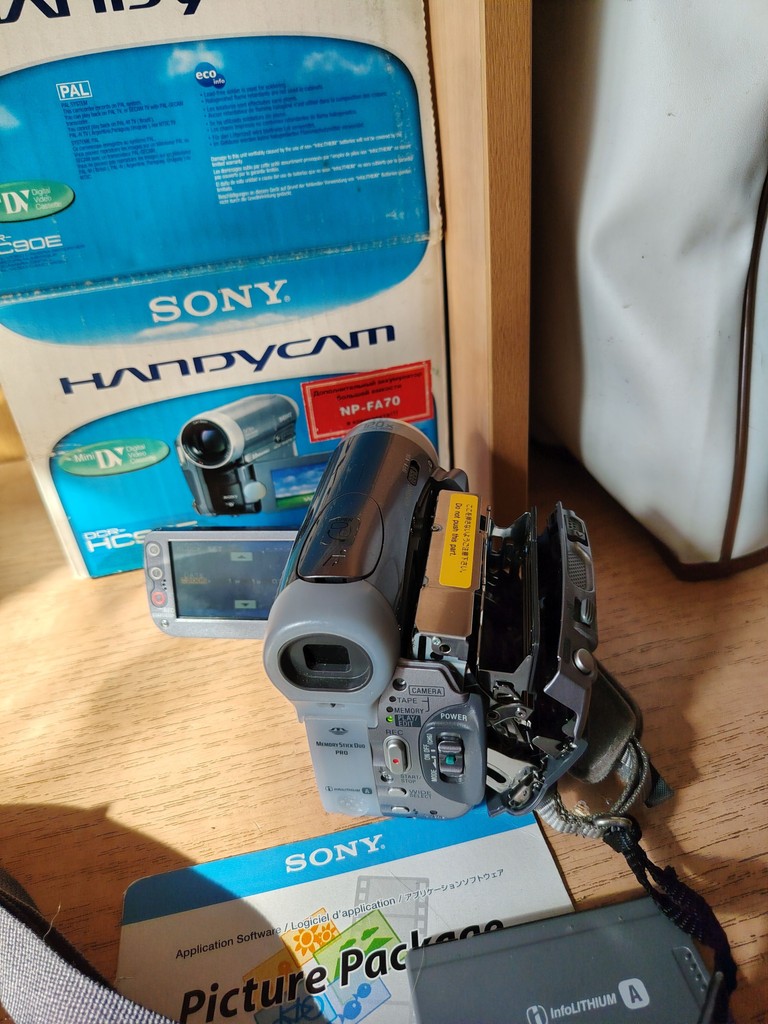 Дешево Sony handycam DCR-HC90E PAL WIDE LCD з ломбарду