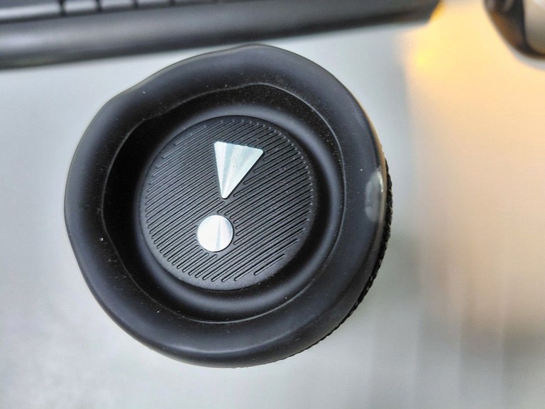 Объявление Jbl flip 6 Б/У