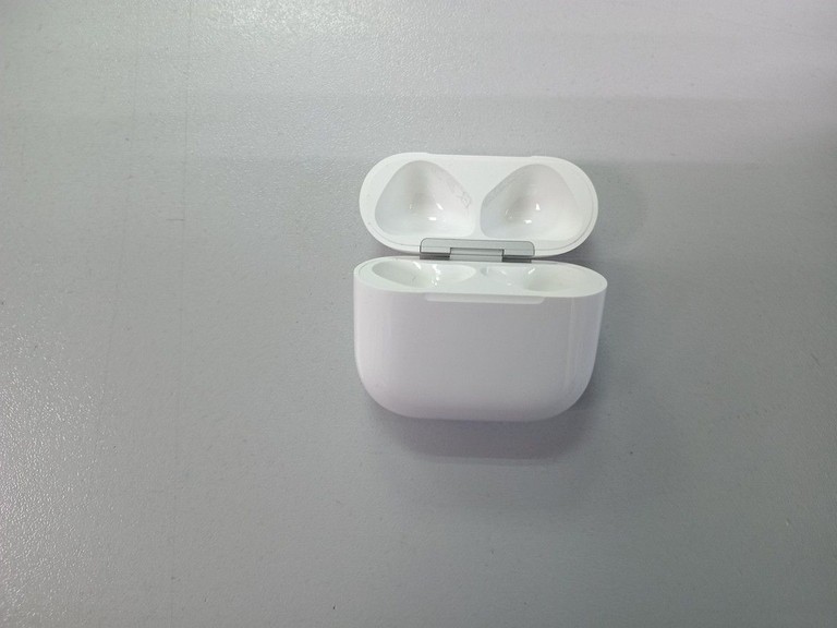 Дешево Apple airpods 4 з ломбарду