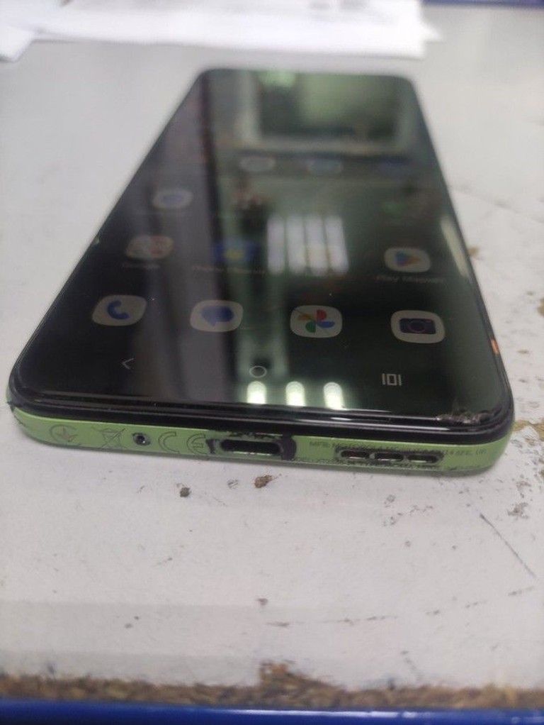 Оголошення Motorola moto g06 4g 4/64gb tendril Б/У