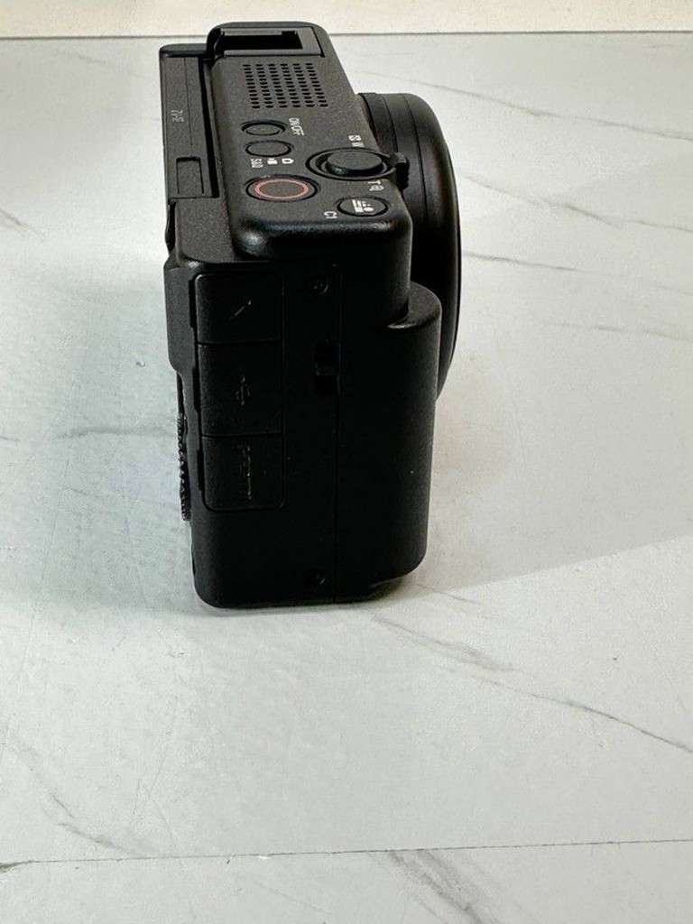 Дешево Sony ZV-1F (ZV1FB.CE3) з ломбарду