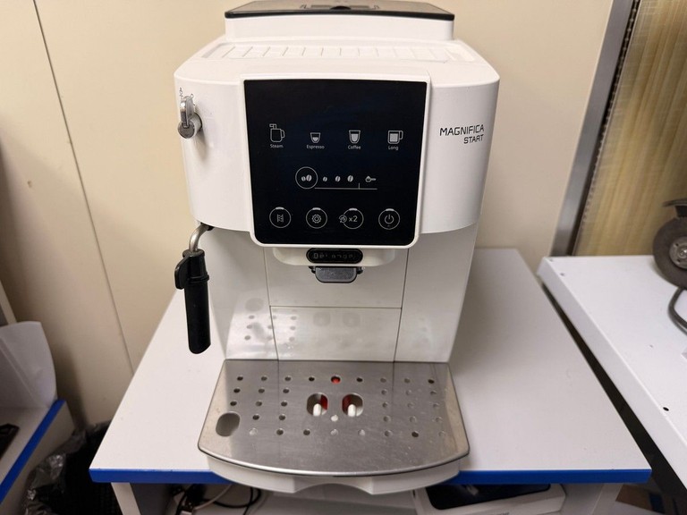 Купити Delonghi Magnifica Start ECAM 220.20.W Б/У
