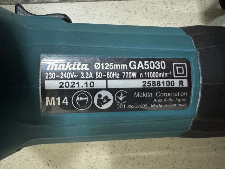 Дешево Makita GA5030 з ломбарду