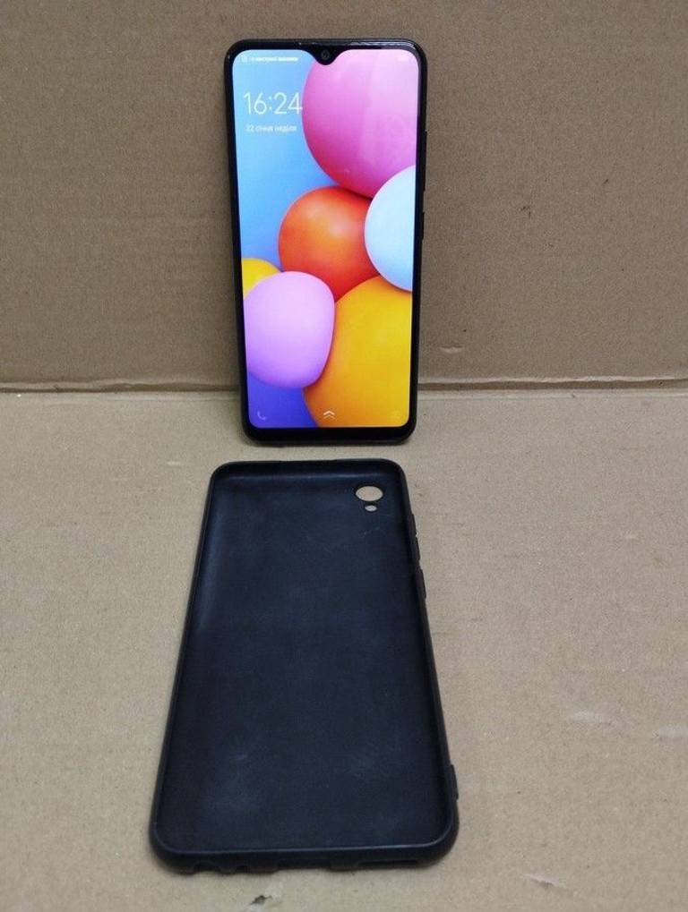 Купити Vivo Y1S 2/32GB Black Б/У