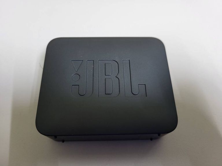 Оголошення Jbl go essential Б/У