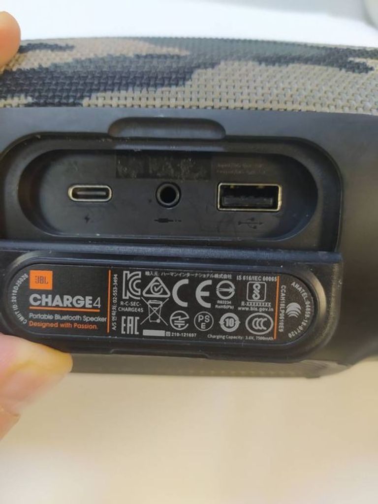 Дешиво Jbl charge 4 с ломбарда
