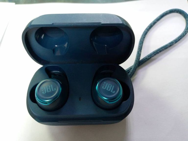 Купити Jbl reflect flow Б/У