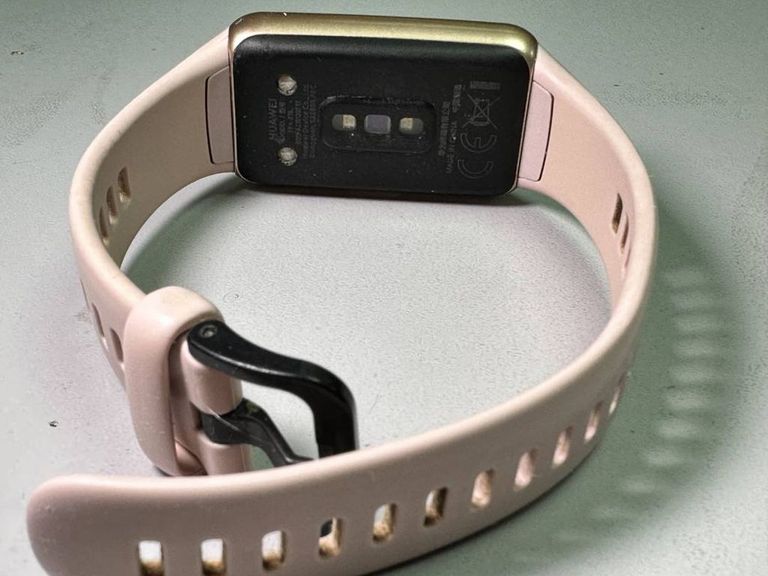 Оголошення Huawei honor band 6 fra-b19 Б/У