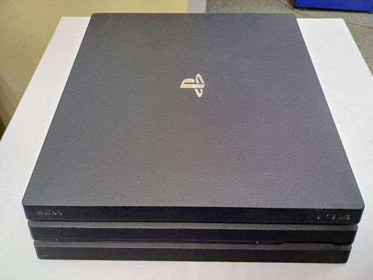 Sony playstation 4 pro 1tb