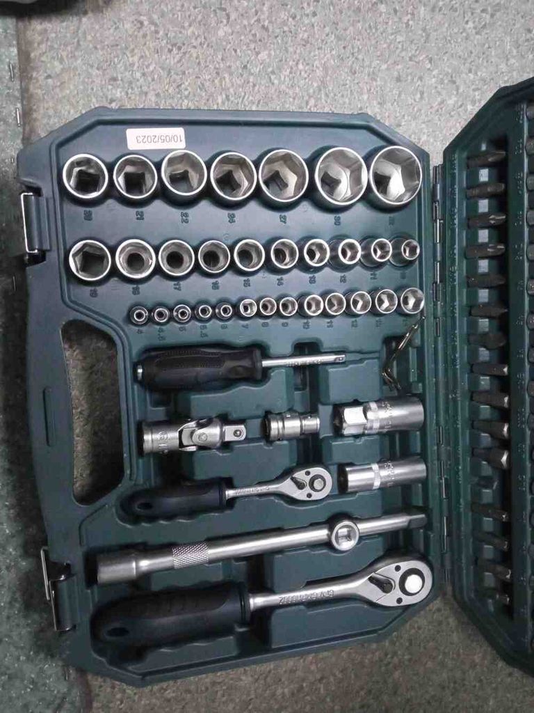 Дешево Gm gut meister 1/4&#34; 3/8&#34; 94 предметів gm-01094 з ломбарду
