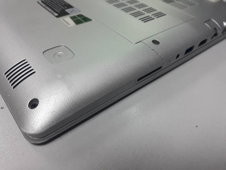 Lenovo екр. 15,6/ core i7-7500u 2,7ghz/ ram 12gb/ ssd 256gb/ hd graphics 620/ dvd rw Код:01-200416714. Изображение 8