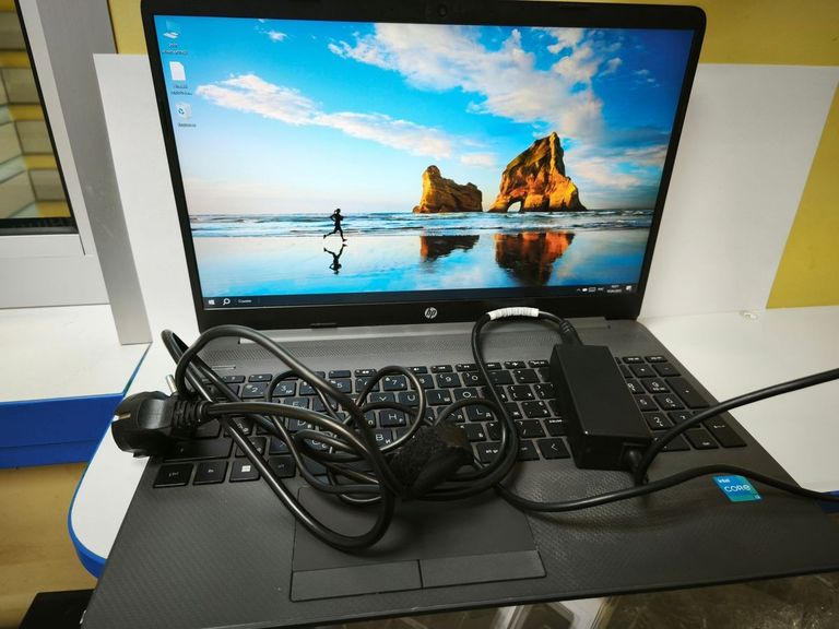 Купити HP 250 G8 Asteroid Silver (2W8V3EA) Б/У