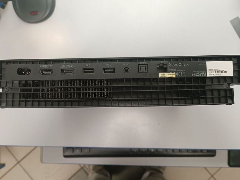 Microsoft Xbox One X 1TB White Код:01-200485991. Зображення 5