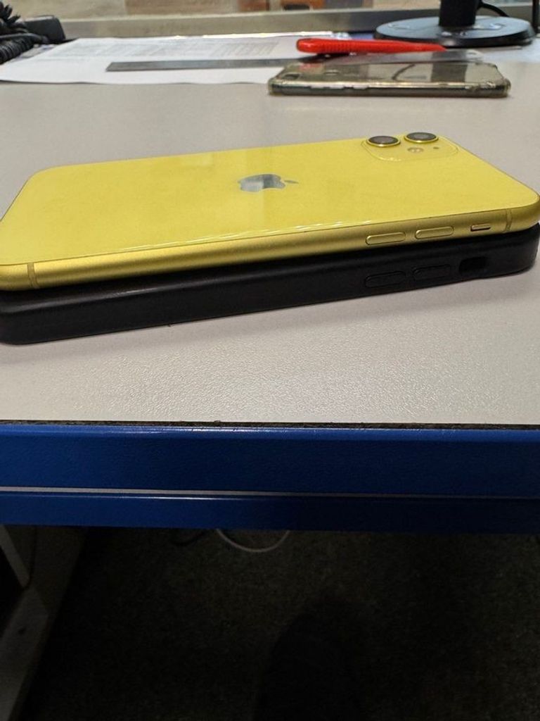 Розпродаж Apple iphone 11 64gb, продавець Техноскарб