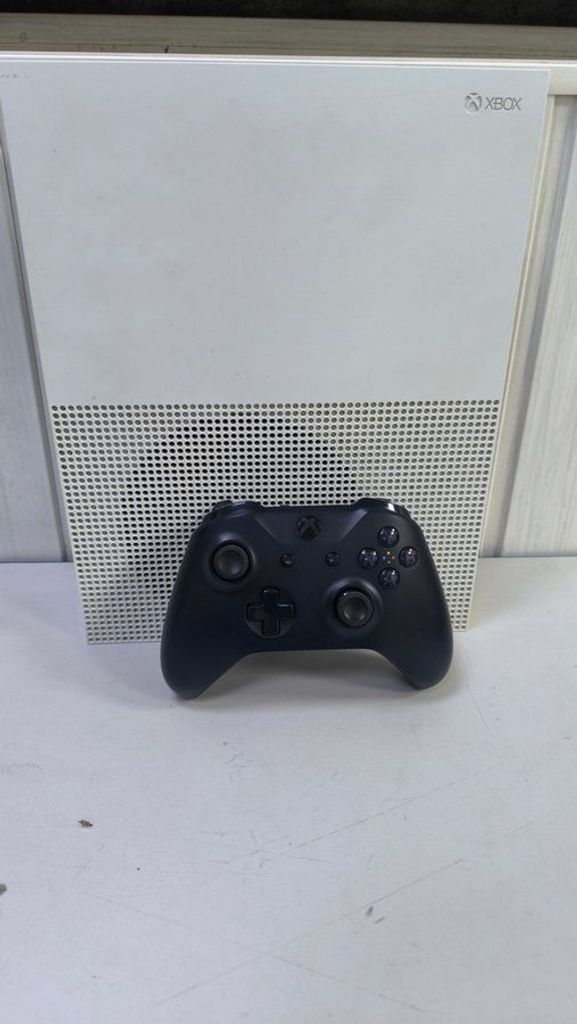 Купити Microsoft Xbox One S 500GB Б/У