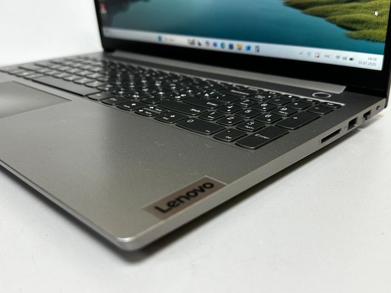 Дешиво Lenovo єкр. 15,6/ core i5-1135g7 2,4ghz/ ram8gb/ ssd256gb/ iris xe с ломбарда