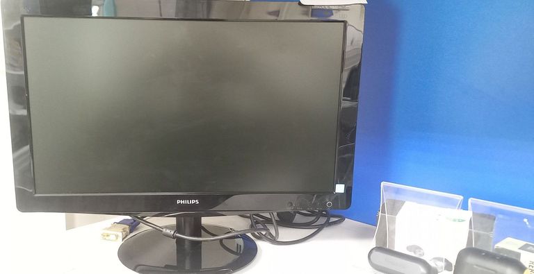 Купити Philips 196v3lsb Б/У