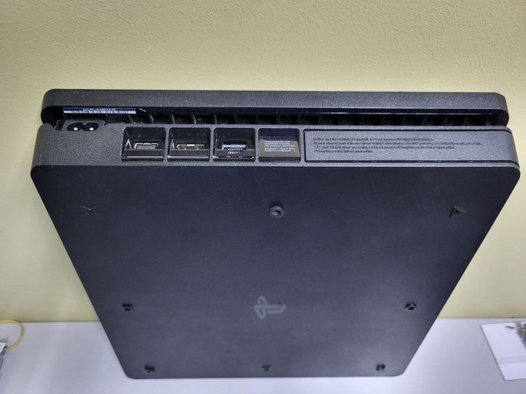 Дешиво Sony playstation 4 slim 1tb с ломбарда