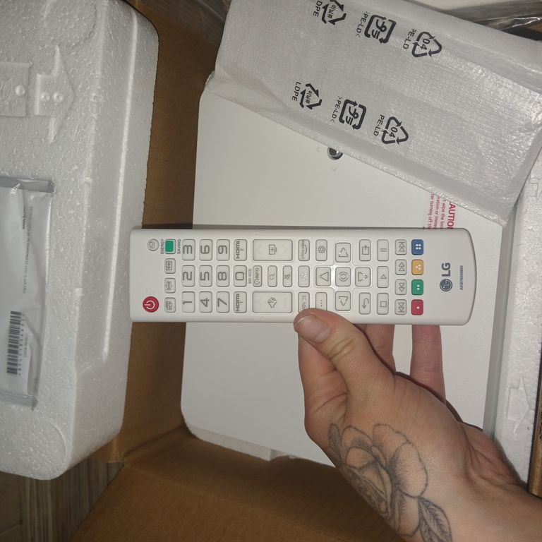 Дешево Lg CineBeam PF610P Smart (PF610P.AEU) з ломбарду