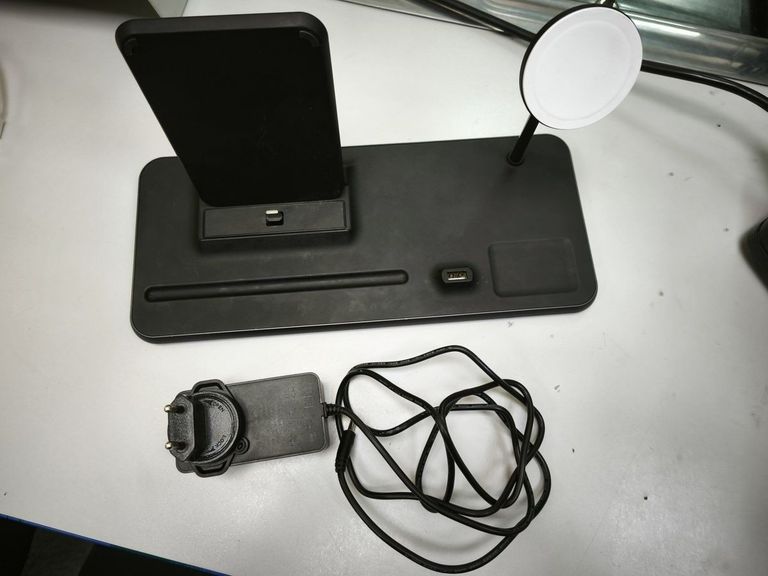 Объявление Zens zens 4-in-1 magsafe + watch wireless charging station Б/У