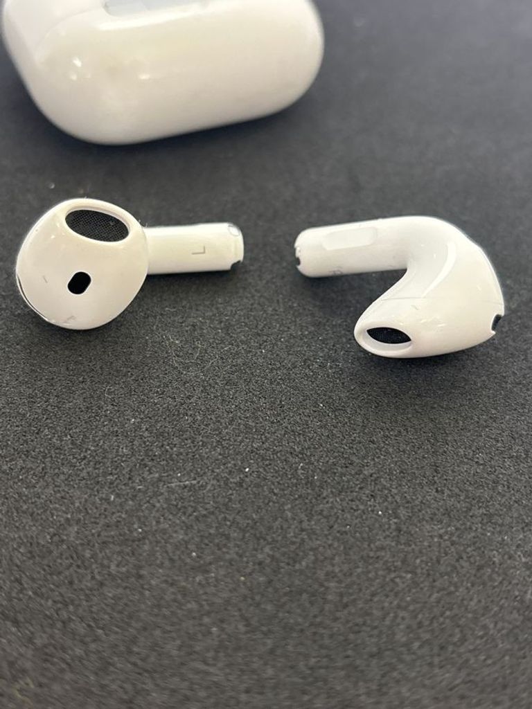 Дешиво Apple airpods 4 с ломбарда
