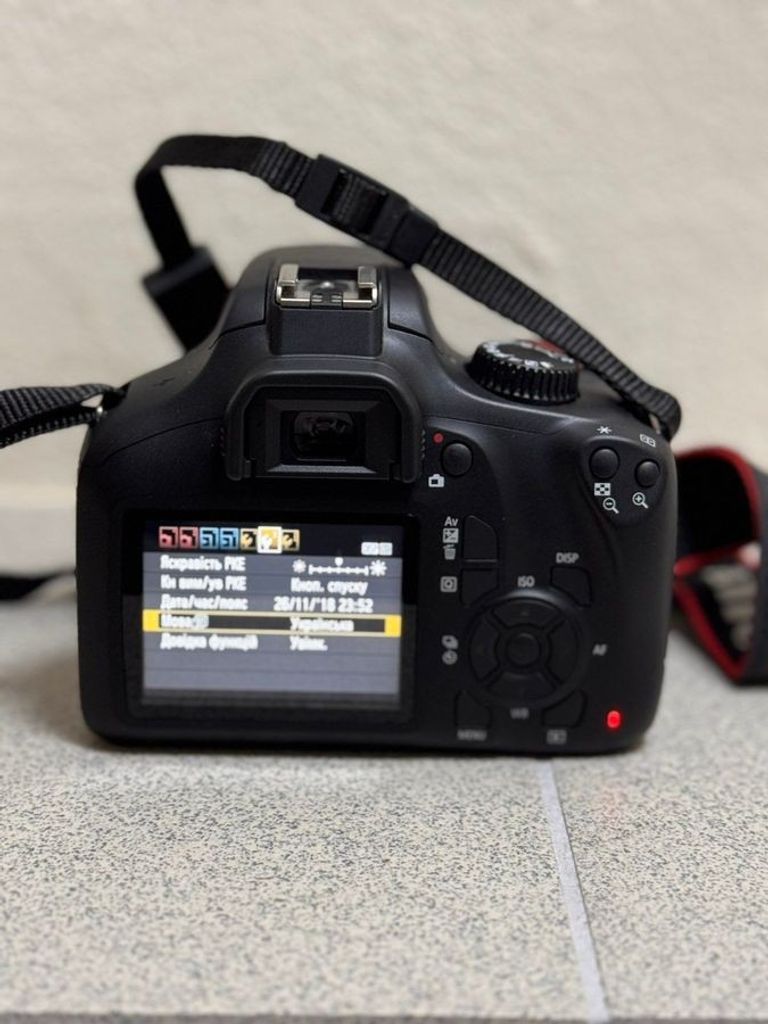 Canon eos 4000d/ ef-s 18-55mm macro-0-25m-0-8ft Код:01-200779080. Зображення 7