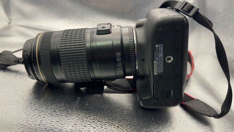 Canon eos 2000d+ef 70-300mm f/4.0-5.6 is usm Код:01-200790905. Изображение 7