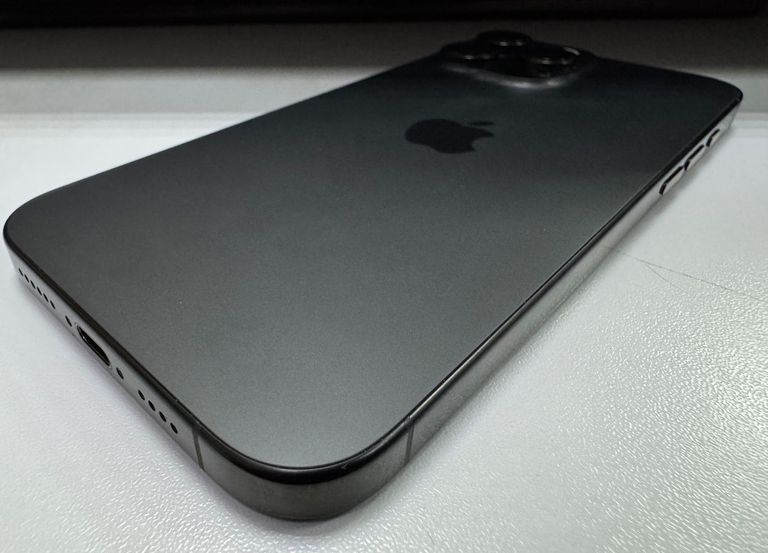 Apple iPhone 16 Pro Max 256GB eSIM Black Titanium (MYW33) Код:01-200796449. Зображення 8