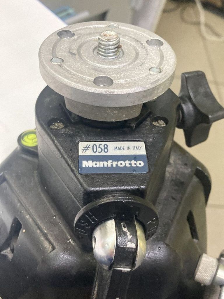 Купить Manfrotto 058b Б/У